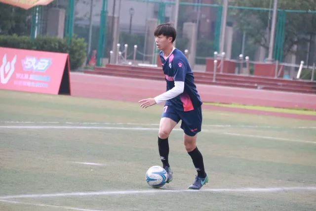 曼城签下巴西边锋阿兰，身披37号球衣并续约五年