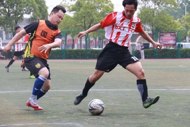 纳什出席唐·尼尔森追悼会并与独行侠高层交谈